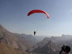 Hakkari'de ilk yamaç paraşütü