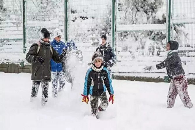 Hakkari'de eğitim-öğretime 1 gün ara verildi