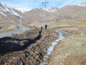 Hakkari’de tekstilkent için su hattı çekiliyor