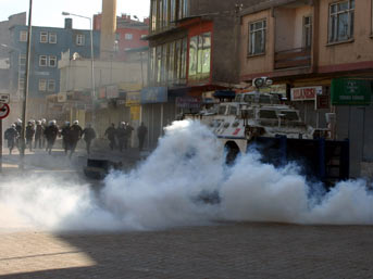 YÜKSEKOVA İLÇESİNDE GERGİNLİK