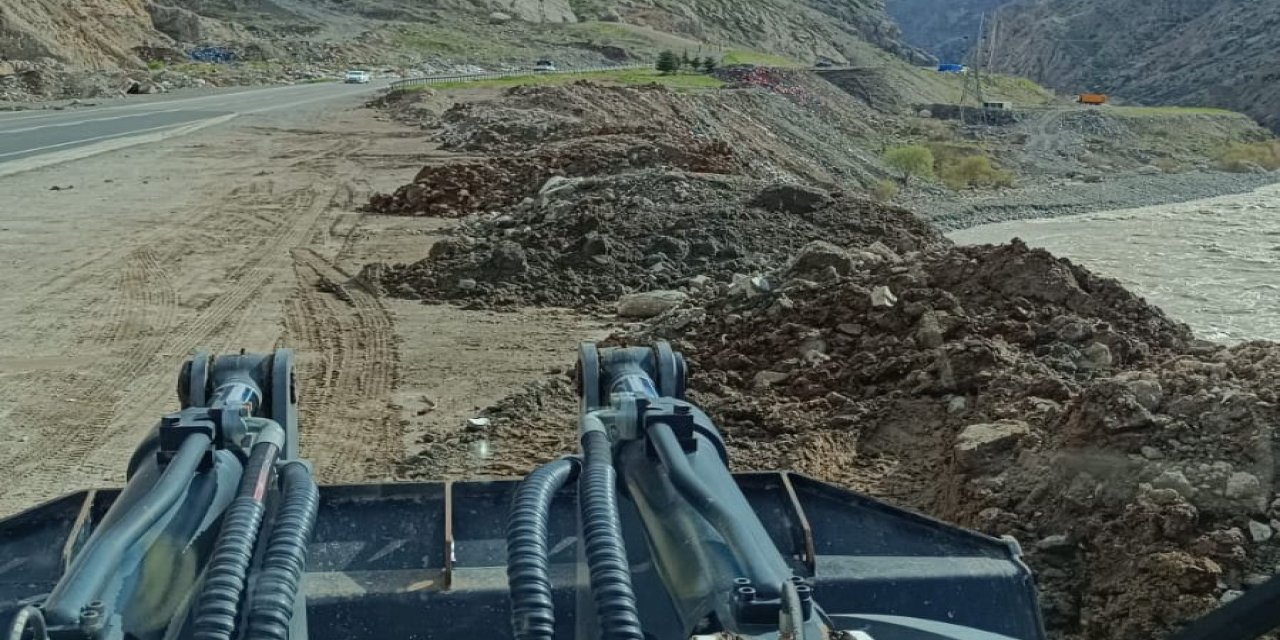 Belediyeden kaçak döküme müdahale