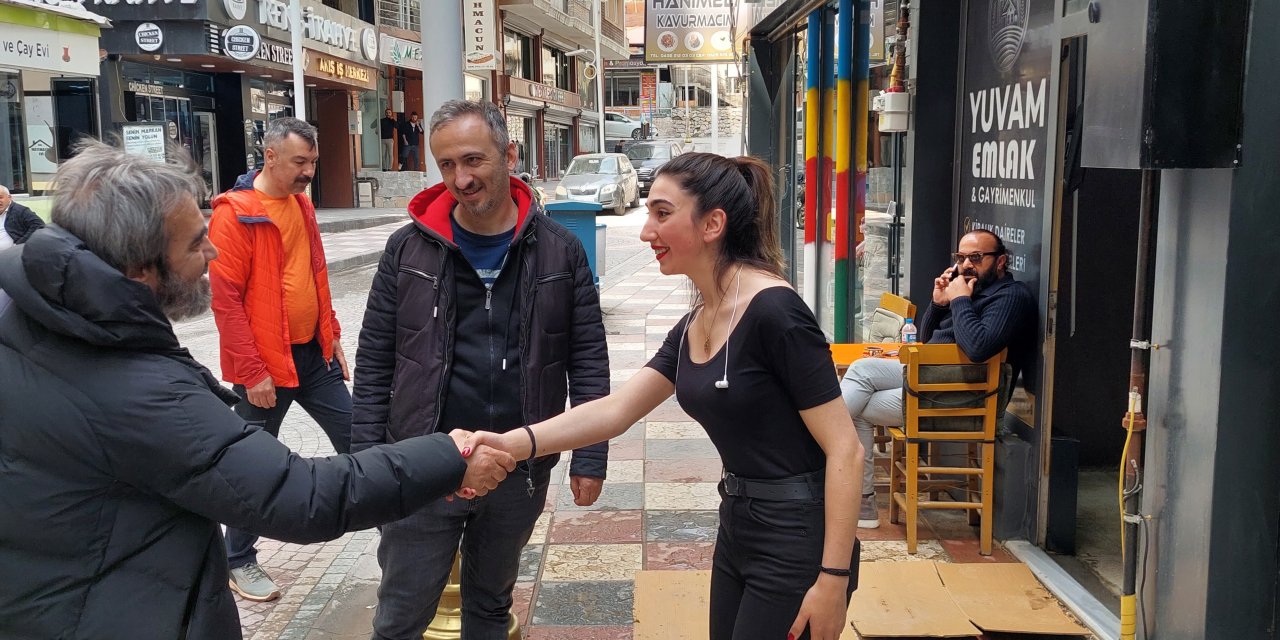 Ünlü yönetmen Demirkubuz Hakkari'yi ziyaret etti