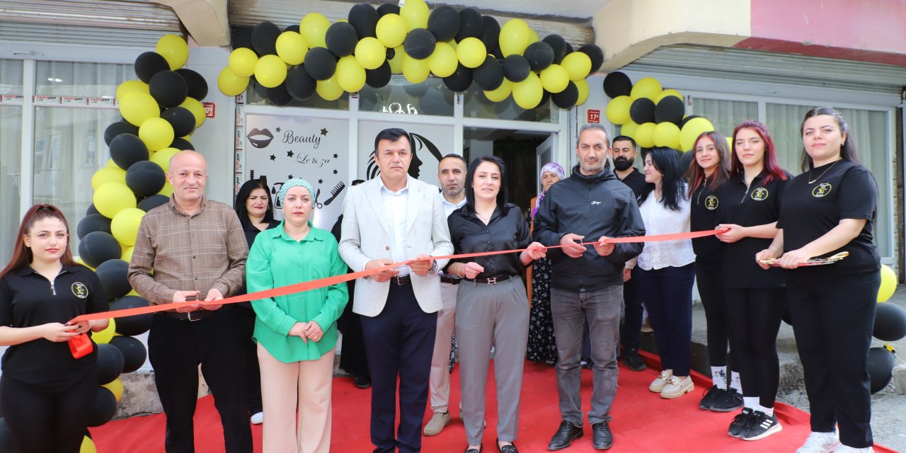 Hakkari’de Le-za bayan kuaförü hizmete açıldı
