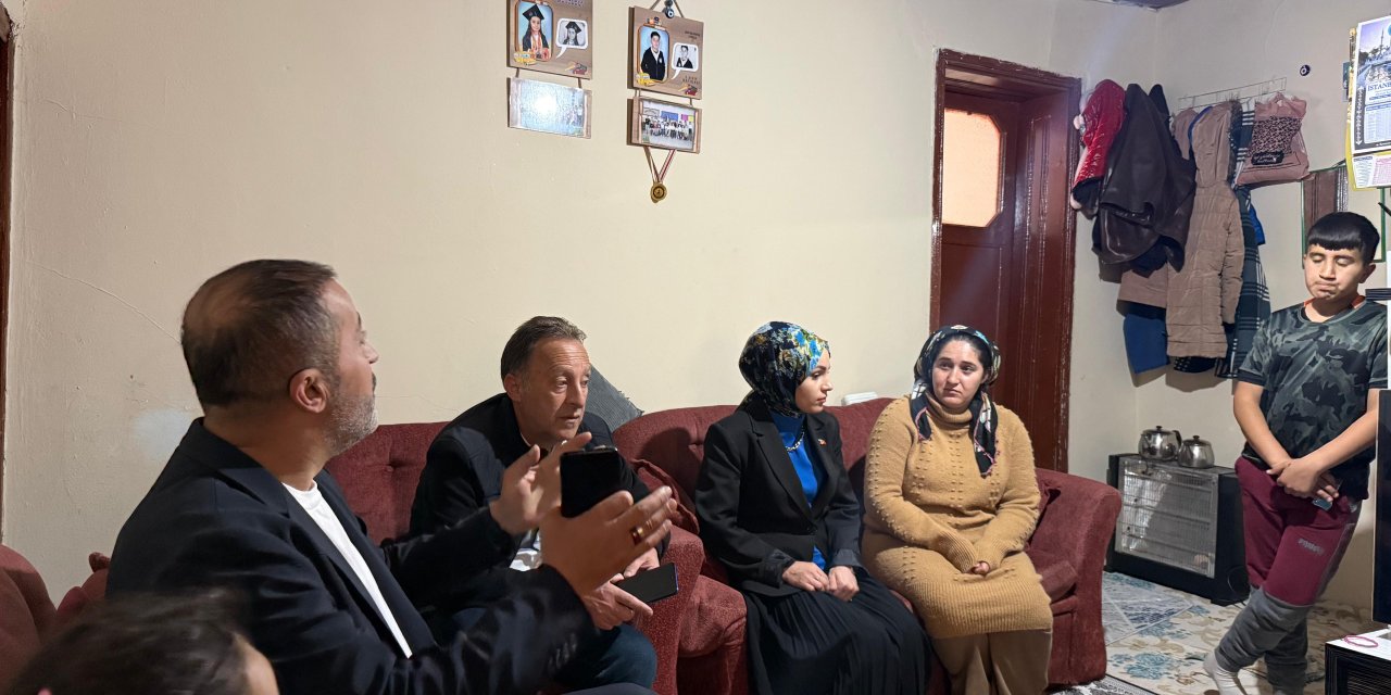 AK Parti Hakkari Teşkilatından çöken eve anında müdahale