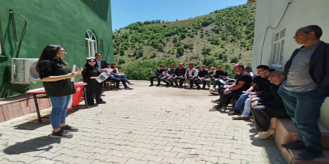 Hakkari ve ilçelerinde şap hastalığı bilgilendirmesi yapıldı