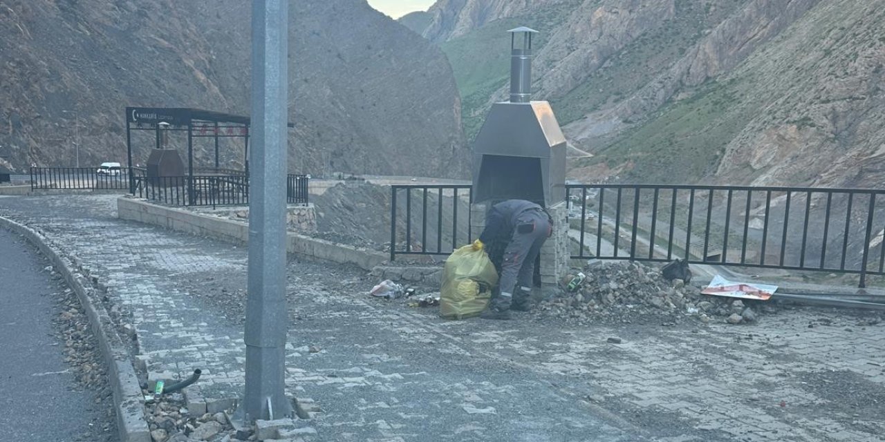 Hakkari şehir girişinde temizlik seferberliği