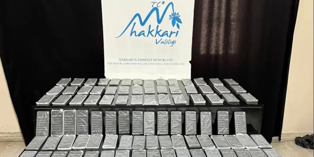 Hakkari'de 136 adet cep telefonu el geçirildi