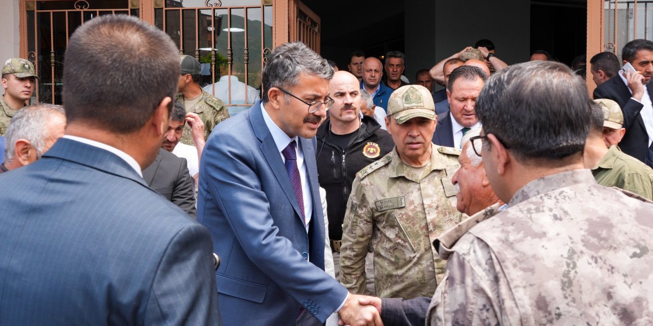 Vali Çelik, Yüksekova’da Şehitler için düzenlenen Mevlide katıldı