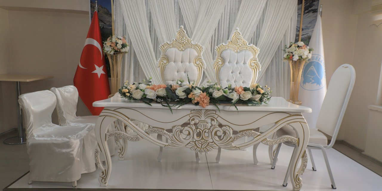 Vali Ali Çelik’ten evlenecek gençlere anlamlı jest