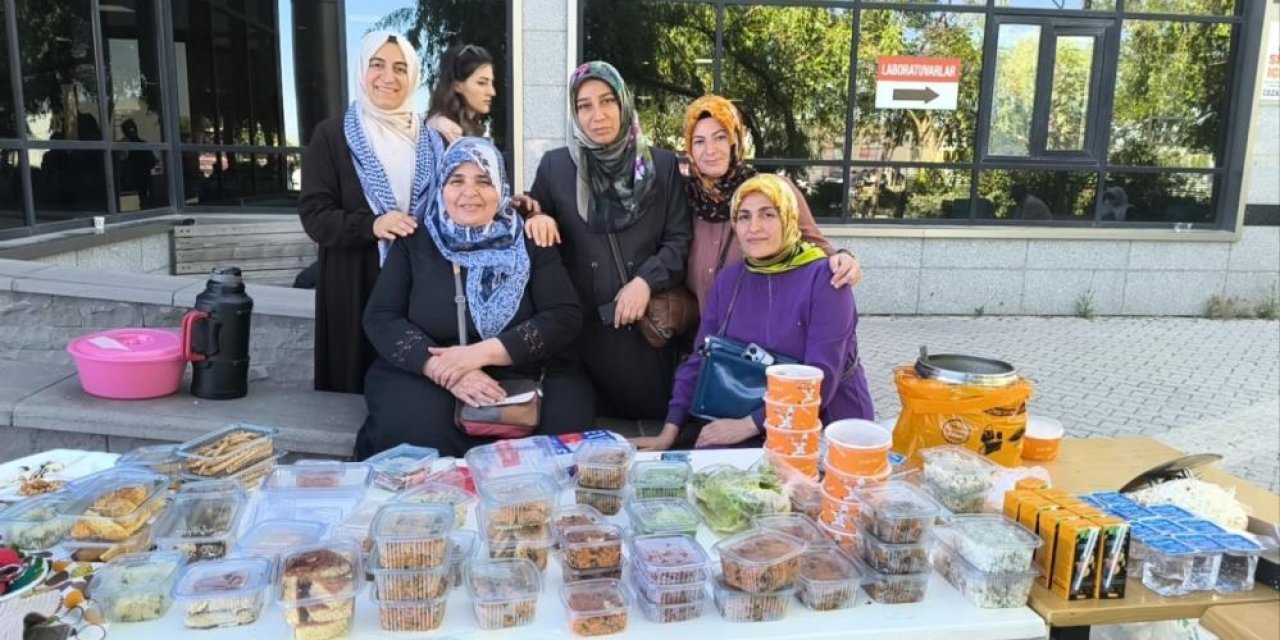 Kadınlılardan Gazze için 'hayır çarşısı'