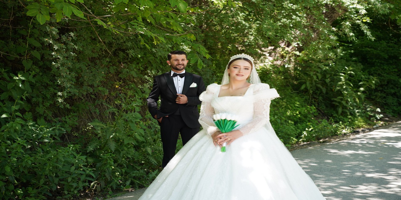 Sinan Özdemir  Ve Şehriban Tekin Görkemli bir düğün töreni ile dünya evine girdi.