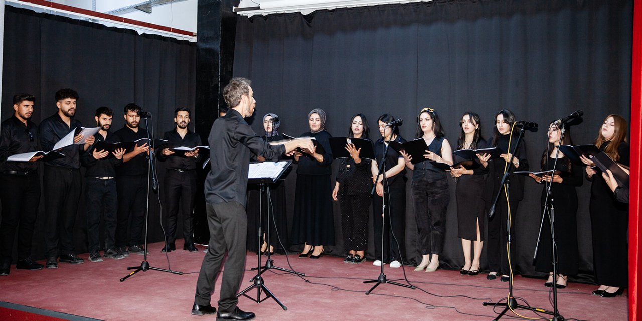 Hakkari üniversitesinde yılsonu konseri