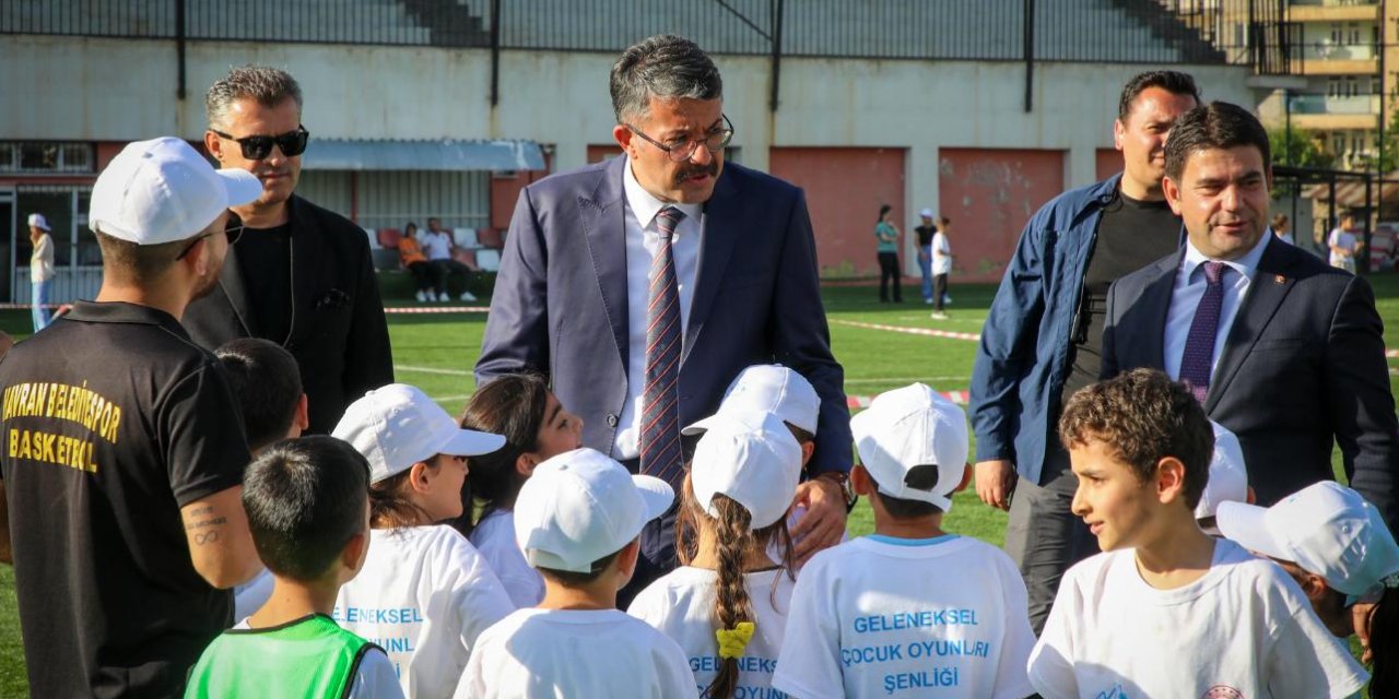 Hakkâri’de, Çocuk Oyunları Şenliği ile Geleneksel Oyunlar Yaşatılıyor