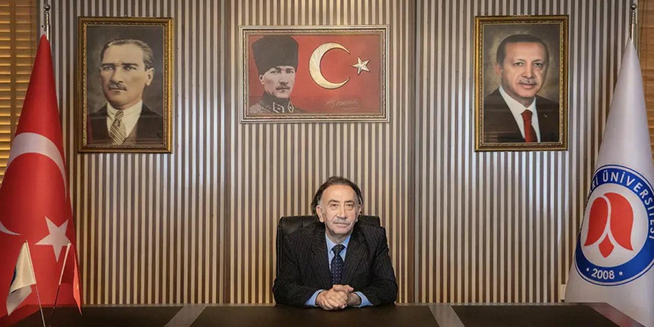 Hakkari Üniversitesi Rektörü Gençcelep TRT GAP Radyosu’na konuk oldu