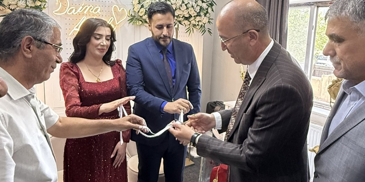 Başkan Büyüksu, Yiğit ve Özdemir çiftinin nişan törenine katıldı
