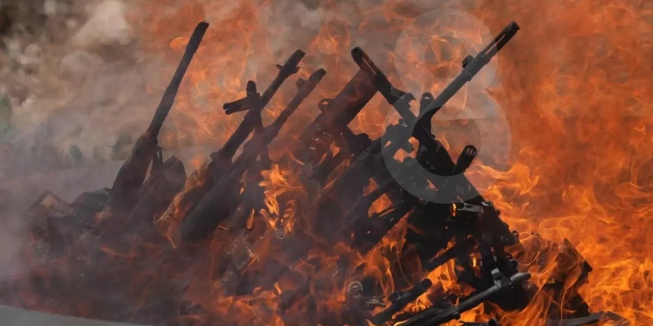 İlk PKK'lı grup silahlarını yaktı
