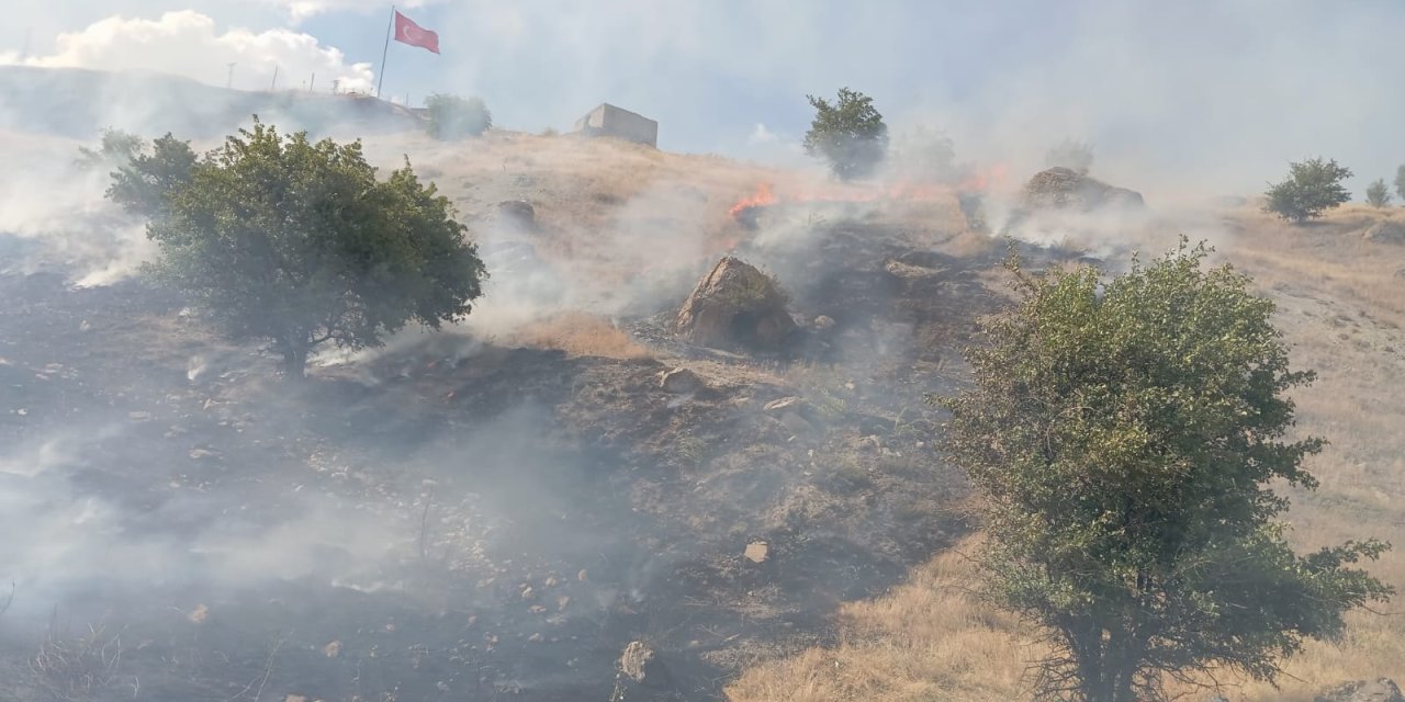 Hakkari'de çıkan yangınlara müdahale edildi