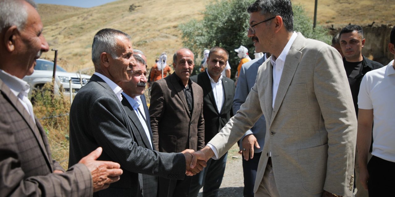 Vali Çelik, hizmet için köylerde