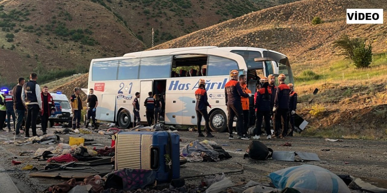 Yolcu Otobüsü Dağa Çarptı: 33 Yaralı