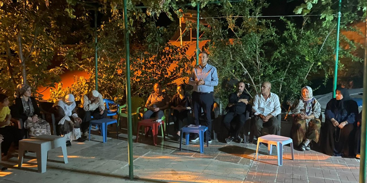 DEM Parti Çukurca’da halkla buluşmaya devam ediyor