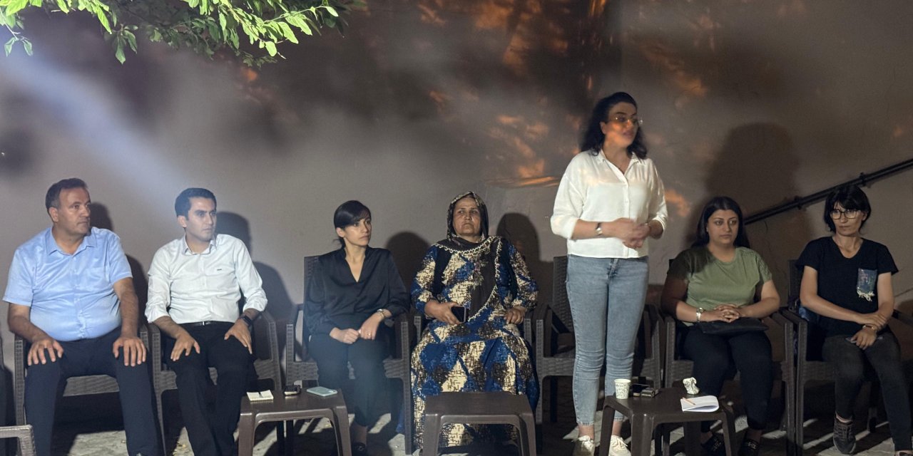 DEM Parti Hakkari'de Süreç Buluşmalarını Sürdürüyor