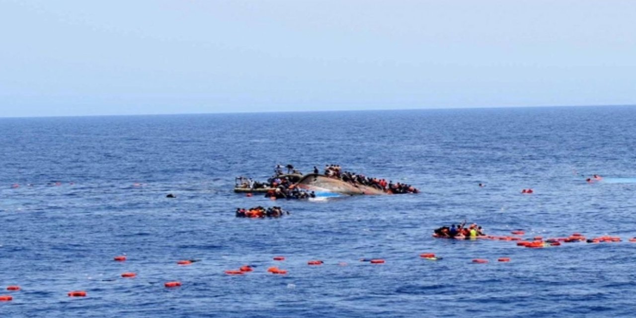 Göçmenleri taşıyan tekne alabora oldu: Çok sayıda ölü