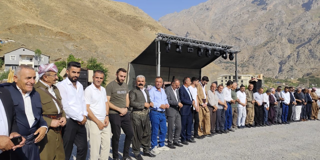 Hakkari’deki düğünler sıcak hava dinlemiyor