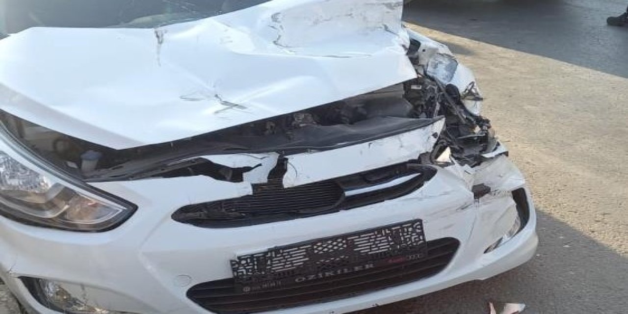 Yüksekova'da trafik kazası 2 yaralı