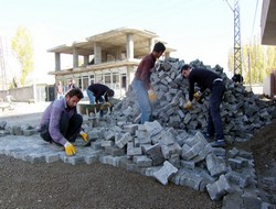 Yüksekova'da Parke Taşı Döşeme çalışması