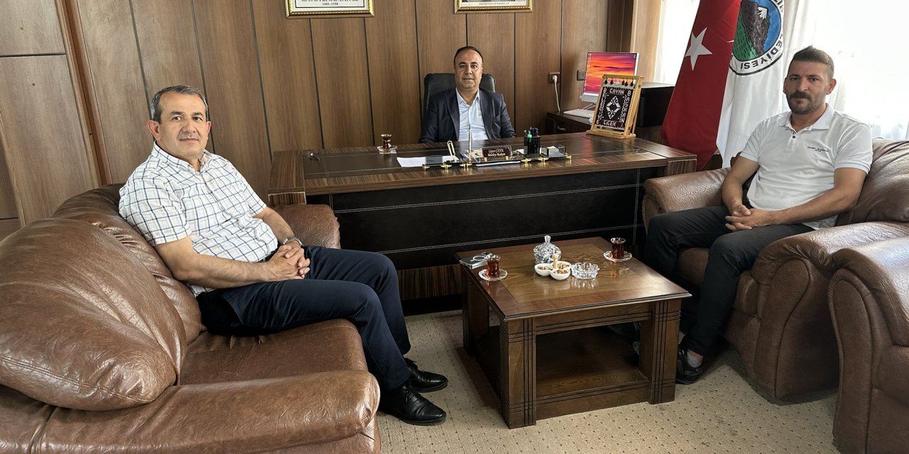 Başkan Çiçek, müdürleri makamında kabul etti