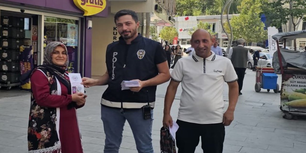 Hakkari polisi bilgilendirmeye devam ediyor