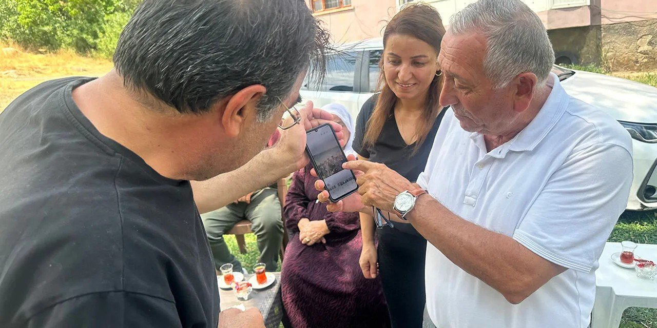 31 yıl sonra öğrencileriyle bir araya geldi