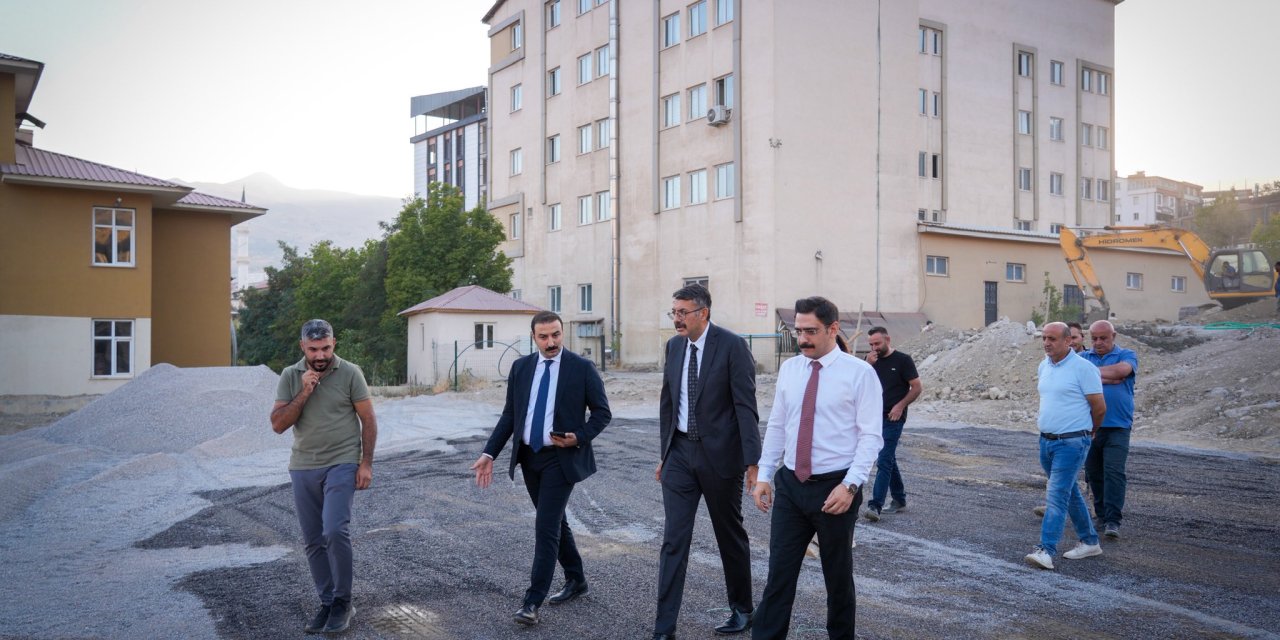 Vali Çelik, ulaşım alanlarında incelemede bulundu