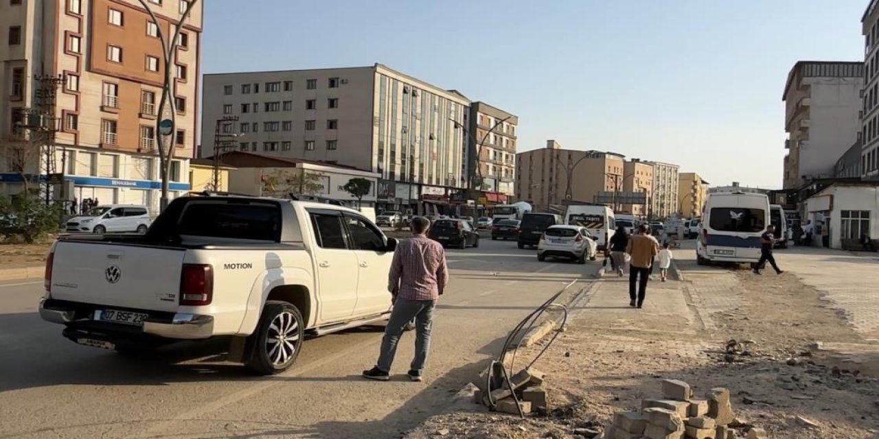 Yüksekova'da Vedaş'ın çalışması vatandaşı çileden çıkarttı