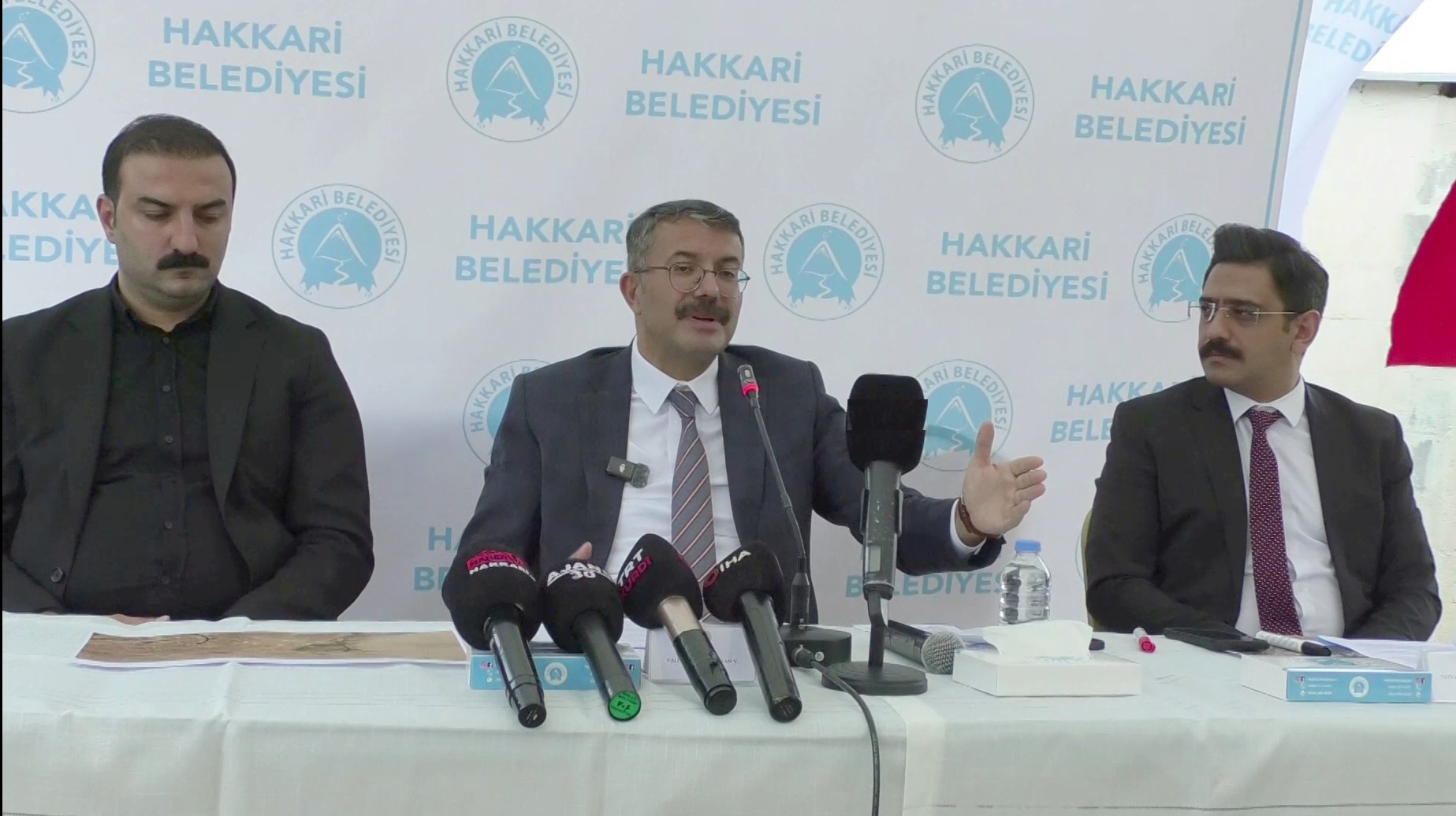 Vali'yi şaşırtan su arızası önlemi