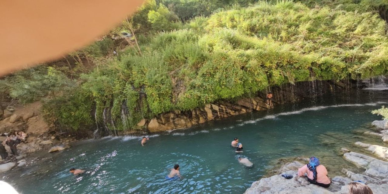 Hakkari Kaval Şelalesi'ne yoğun ilgi
