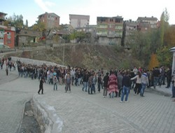 Açlık grevindeki öğrencilere destek