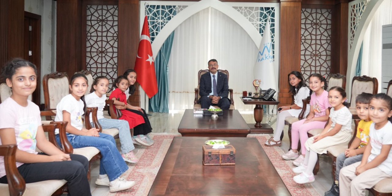 Vali Çelik, Kur’an Öğrencilerini kabul etti