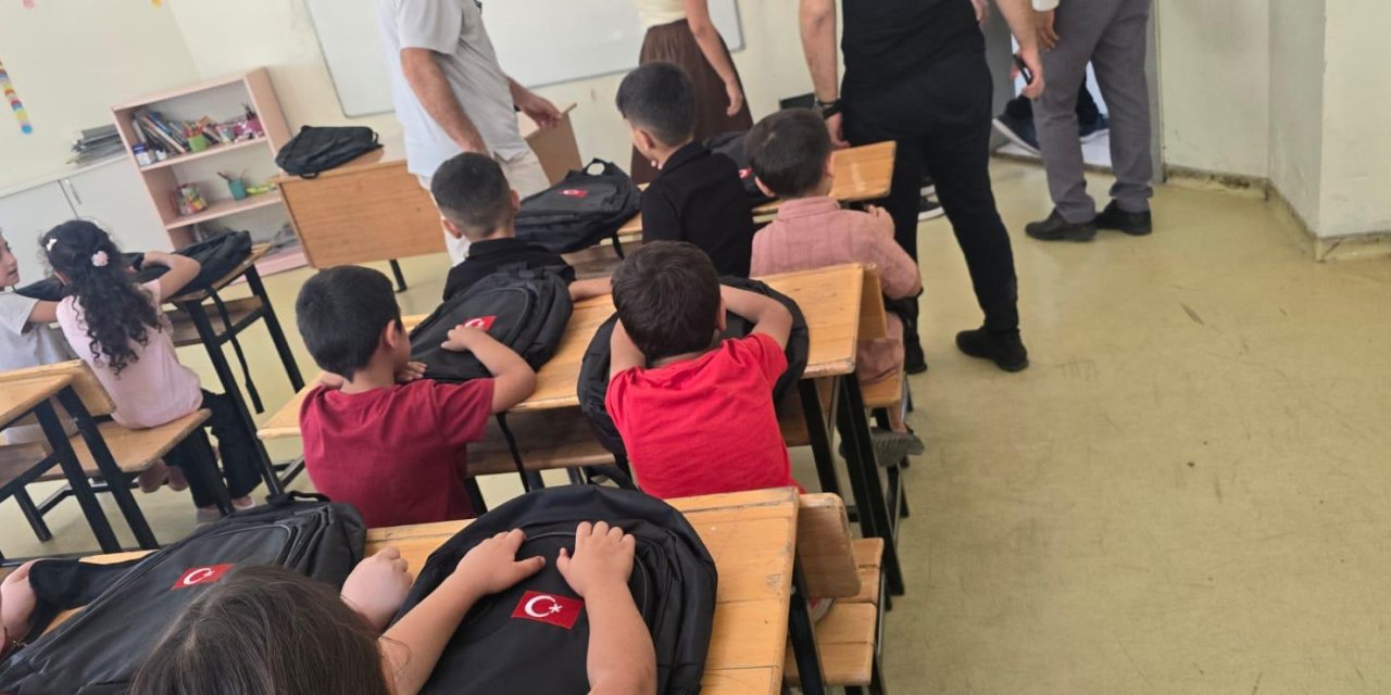 Öğrencilere “İyilik Dolu Çanta” Sürprizi