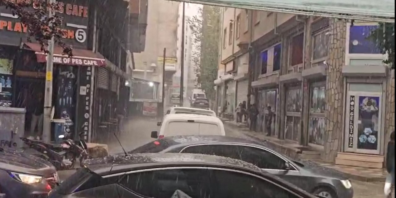 Van'da dolu yağışı etkili oldu