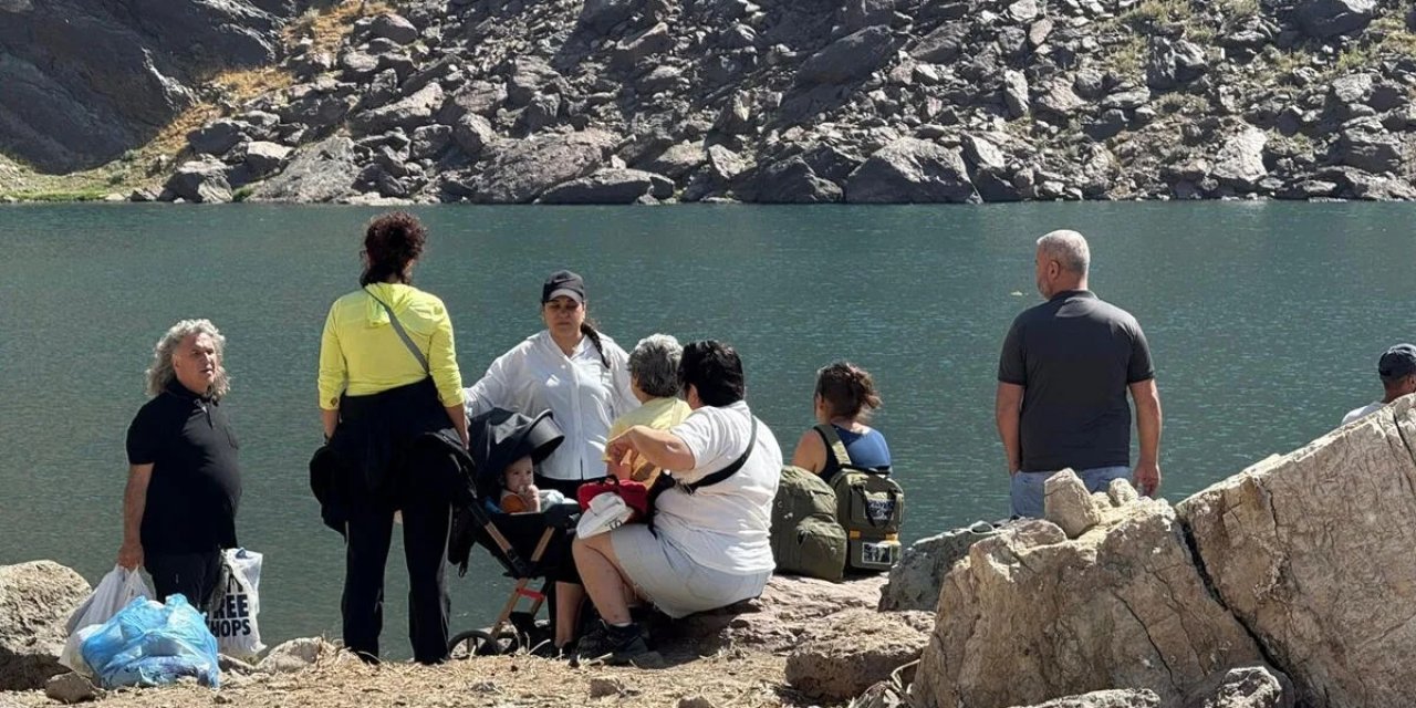 Doğaseverler Cilo Sat Göllerinde