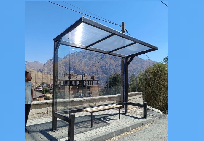 Hakkari'ye yeni modern duraklar kazandırıldı