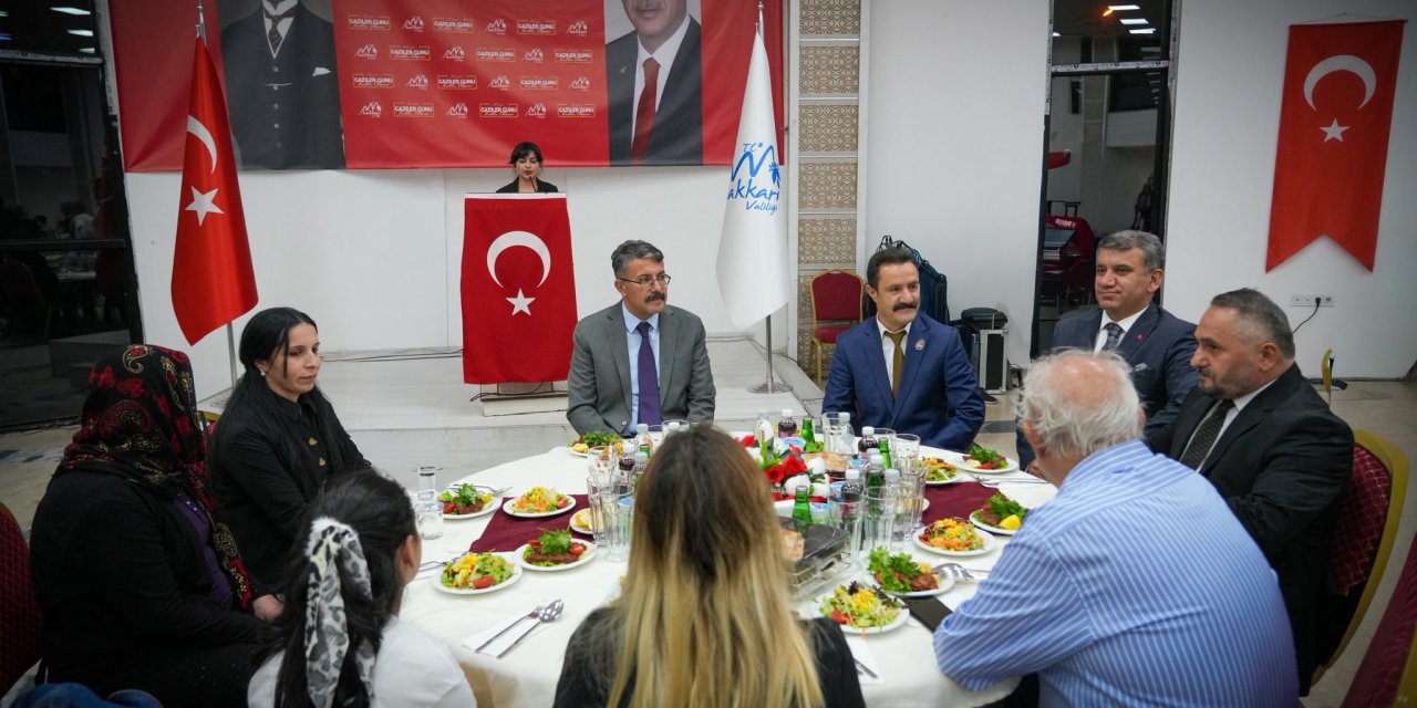 Vali Çelik, Gazi aileleriyle bir araya geldi
