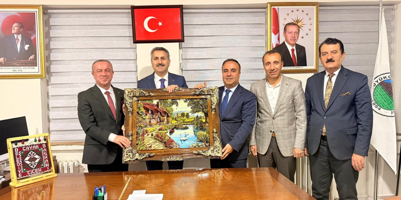 AK Parti'den Başkan Çiçek'e ziyaret