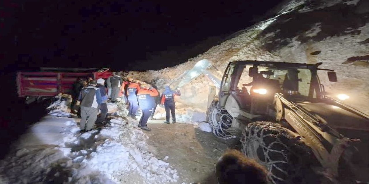 Çığ sonrası mahsur kalan vatandaşlar kurtarıldı