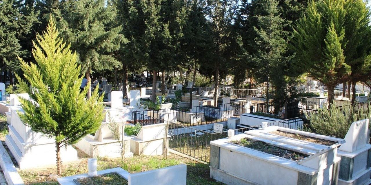 Bir Şehrin Medeniyeti Mezarlıklarında Gizlidir