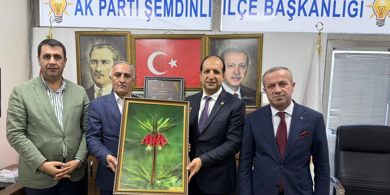 AK Parti Şemdinli’de İlçe Danışma toplantısı yaptı
