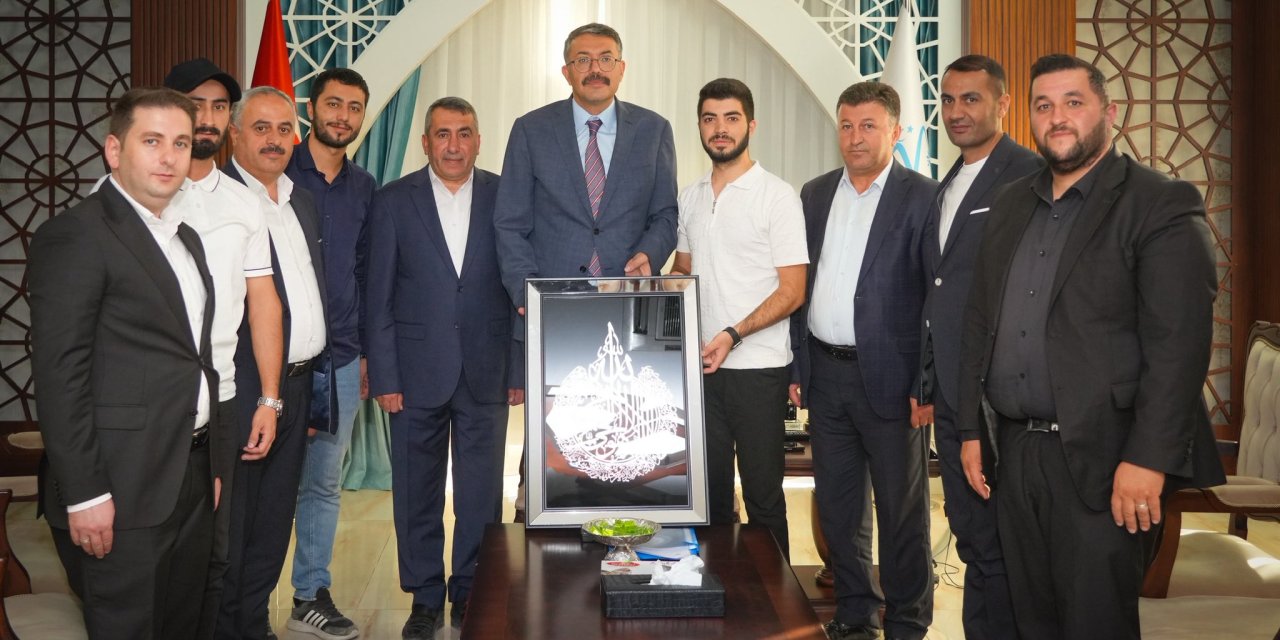 Ova Camii Derneği’nden Vali Ali Çelik’e ziyaret