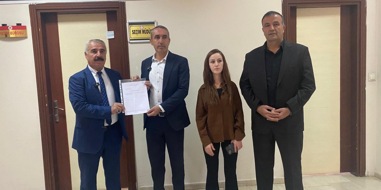 Hakkari DEM Parti Merkez İlçe Başkanları mazbatalarını aldı