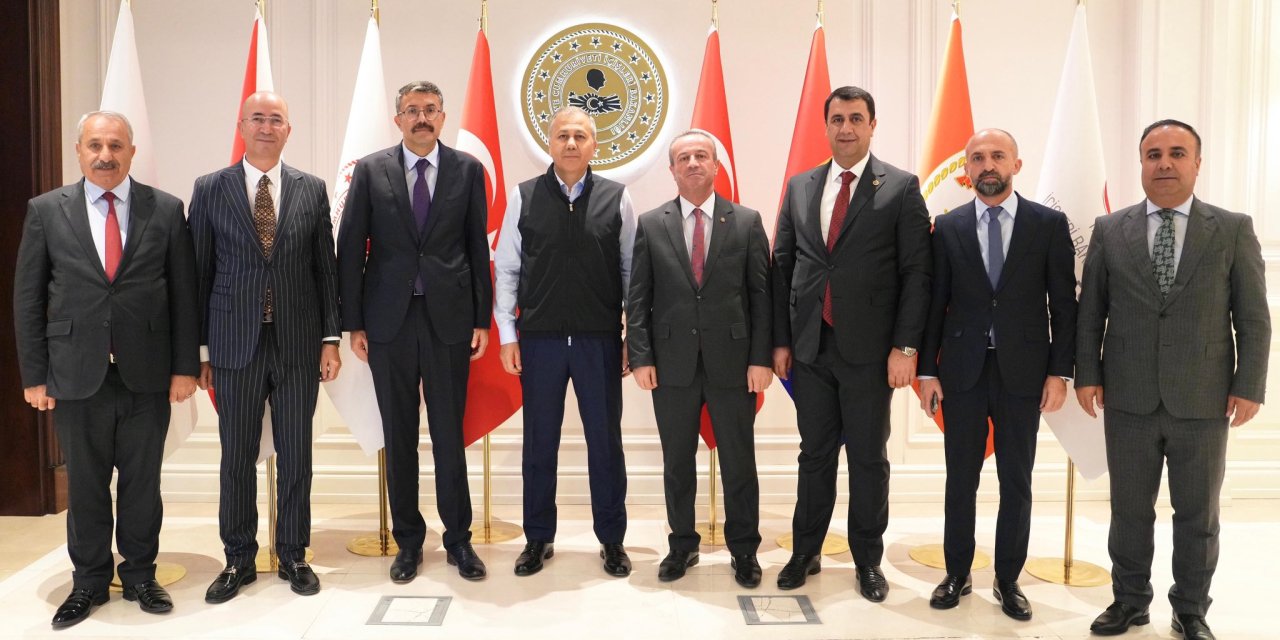 Hakkari heyeti Hakkari sorunlarını Ankara'ya taşıdı